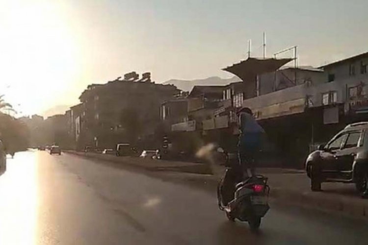 &Ccedil;ılgın motosiklet&ccedil;i canını hi&ccedil;e sayarak &ouml;l&uuml;me meydan okudu