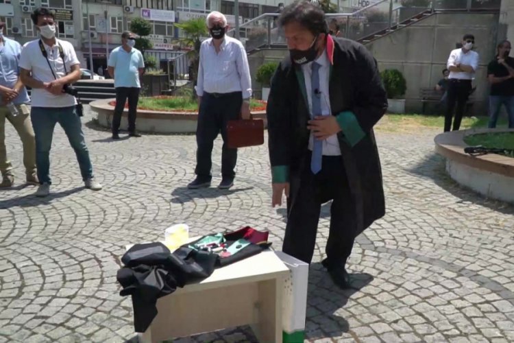 Bursa Barosu Başkanı Altun: Avukatlık Kanunu tek bir kişi i&ccedil;in değiştiriliyor!