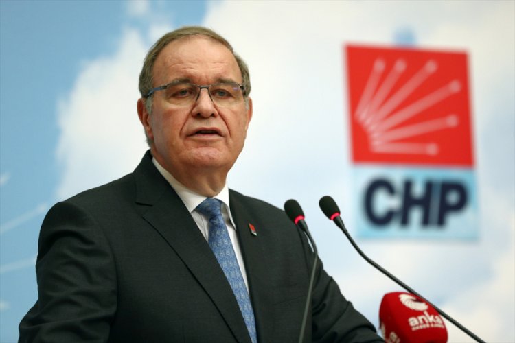 Faik &Ouml;ztrak: "Taslağı hazırlayanların niyetini sorgulayın"