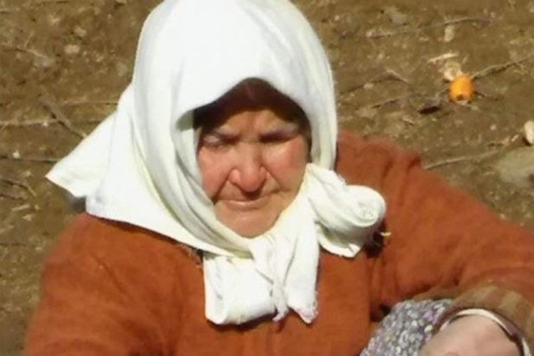 Ateşin &uuml;zerine d&uuml;şen yaşlı kadın hayatını kaybetti