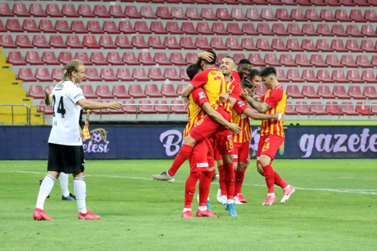 Kayserispor kendi sahasında Beşiktaş'ı 3-1 mağlup etti