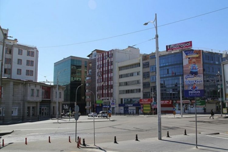 Şanlıurfa'da a&ccedil;ık alan etkinlikleri yasaklandı