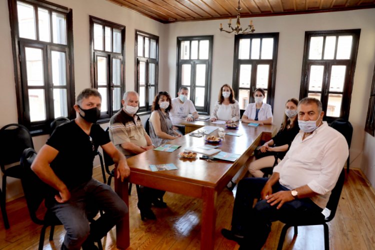Bursa Mudanya'da muhtarlara hayvanları koruma kanunu anlatıldı