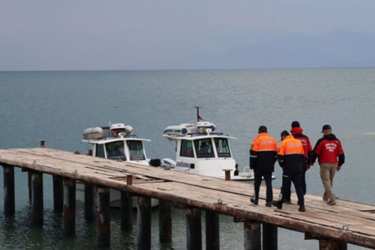Van G&ouml;l&uuml;'nde batan teknede &ouml;l&uuml; sayısı 12'ye y&uuml;kseldi