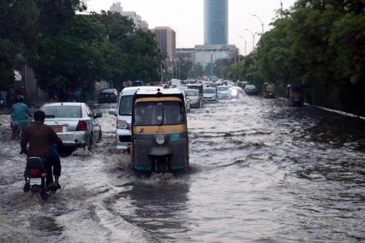 Pakistan'da sel felaketi!