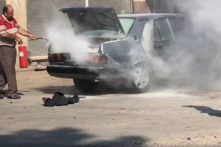 Şanlıurfa'da bir ara&ccedil; sıcağa dayanamayıp bomba gibi patladı