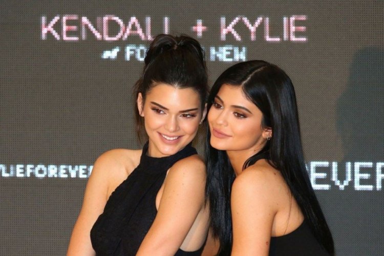 Kendall Ve Kylie Jenner Dan Iscilerine Para Odemedikleri Suclamasina Yanit Bursada Bugun Bursa Bursa Haber Bursa Haberi Bursa Haberleri Bursa