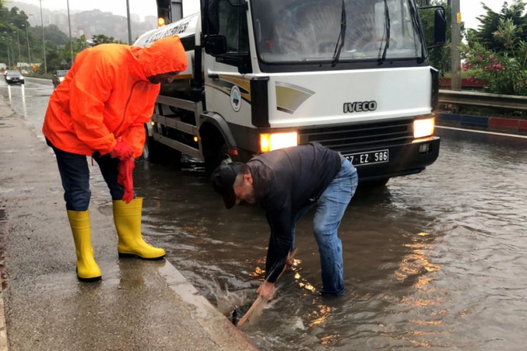 Zonguldak'ta yollar g&ouml;le d&ouml;nd&uuml;