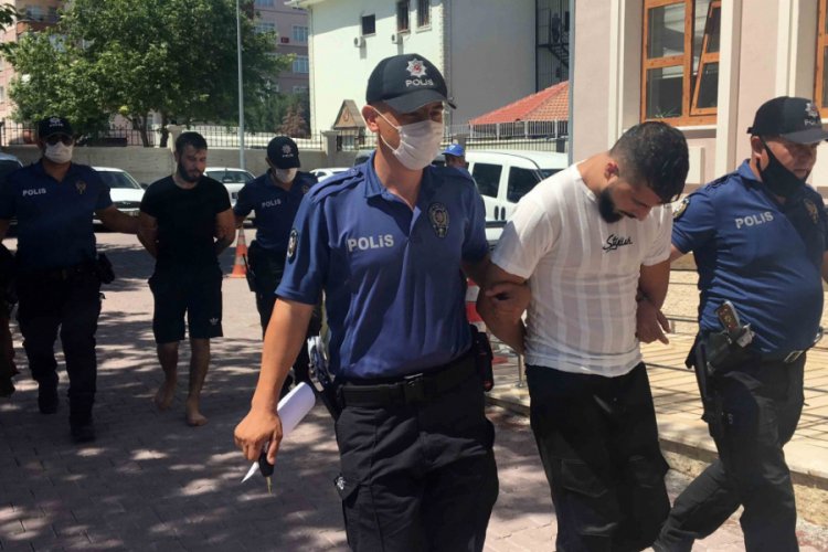 550 bin TL &ccedil;alan hırsızlar, kadın kıyafetiyle ka&ccedil;maya &ccedil;alışırken yakalandı