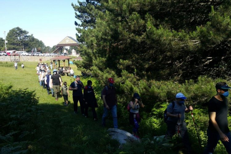 Bursa'da ara verilen y&uuml;r&uuml;y&uuml;şler 'mesafeli' başladı