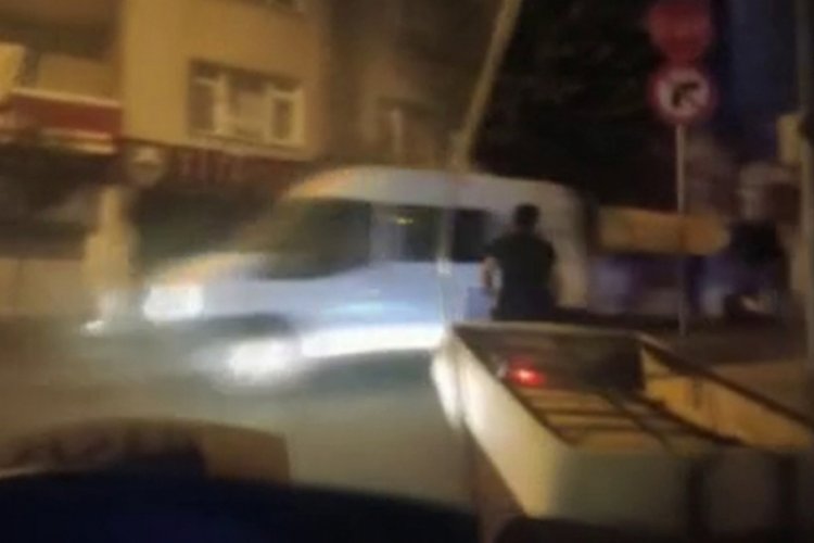 Bisikleti ile baza taşıdı... G&ouml;renler şaşkına d&ouml;nd&uuml;