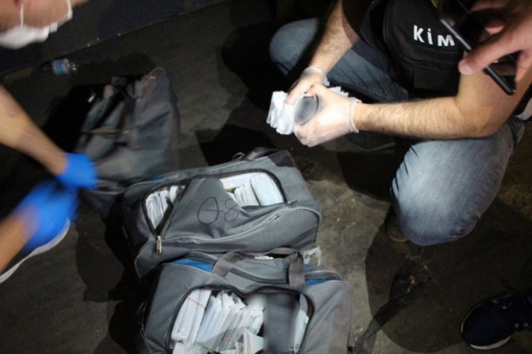 Kapıkule'de on binlerce ka&ccedil;ak ticari eşya ele ge&ccedil;irildi