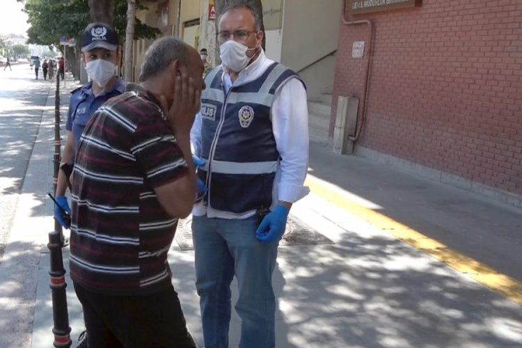 Maske cezası kesilince kendini tokatladı