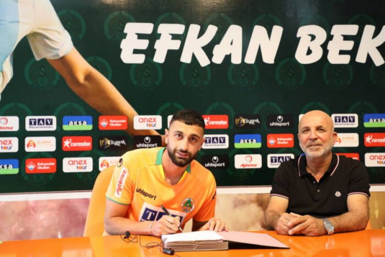 Alanyaspor, Efkan Bekiroğlu'na 4 yıllık imzayı attırdı