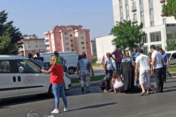 Yayaya &ccedil;arpan motosiklet s&uuml;r&uuml;c&uuml;s&uuml; &ouml;ld&uuml;