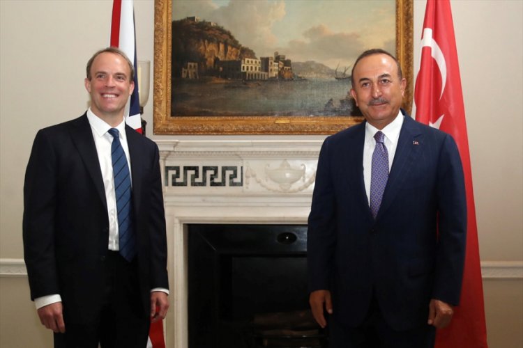 Bakan &Ccedil;avuşoğlu, temaslarda bulunmak &uuml;zere Londra'da