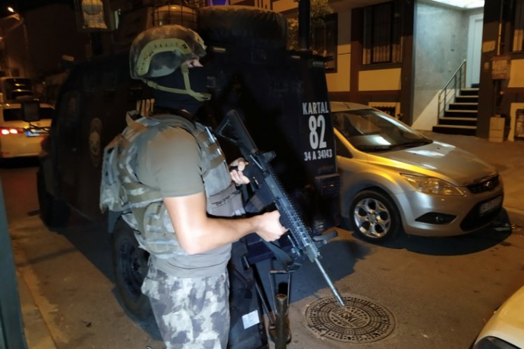 Gece yarısı &ccedil;ok sayıda adrese ter&ouml;r operasyonu