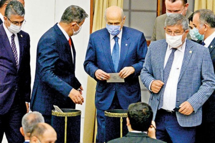 MHP Lideri Bah&ccedil;eli, İYİ Parti'nin teklifine kabul oyu verdi