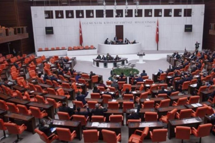 &Ccedil;oklu baro teklifinin ilk iki maddesi kabul edildi