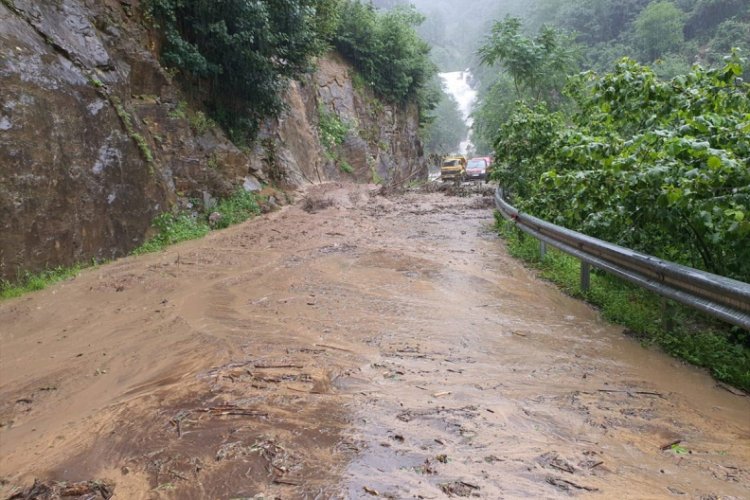 Giresun'da şiddetli yağış heyelanlara sebep oldu