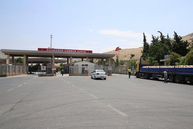 Cilveg&ouml;z&uuml; Sınır Kapısı'ndan yılın ilk yarısında 55 bin 549 TIR ge&ccedil;ti