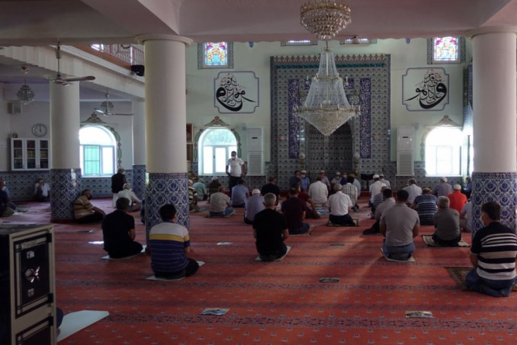 Bursa'da kamet getirirken vefat eden m&uuml;ezzin son yolculuğuna uğurlandı