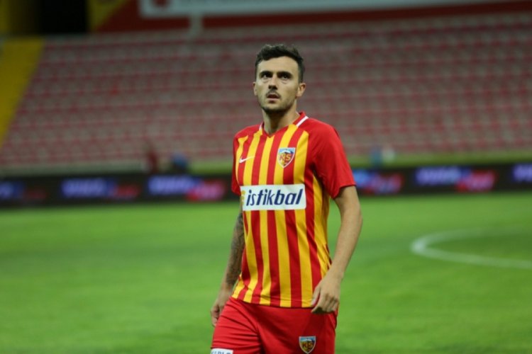 Gustavo'ya ilk kırmızı kart