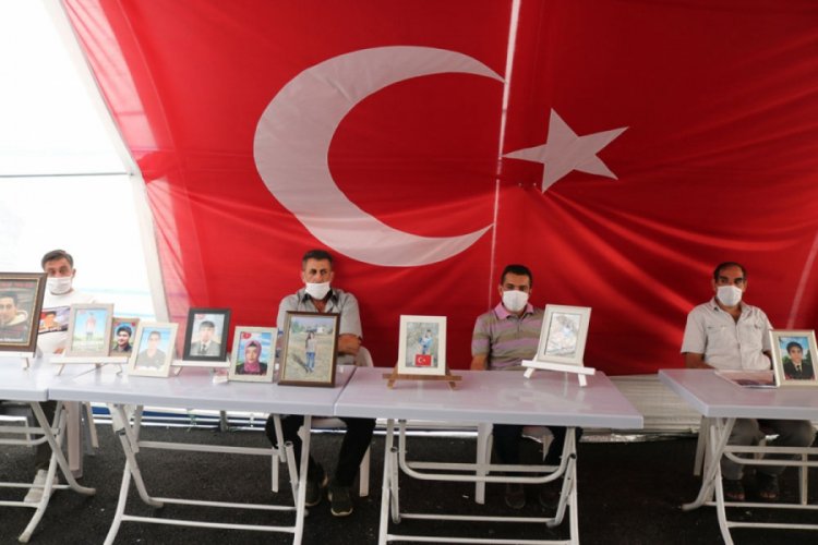 HDP &ouml;n&uuml;ndeki ailelerin evlat n&ouml;beti 312'nci g&uuml;n&uuml;nde
