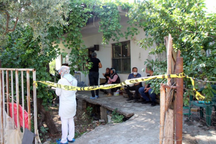 Yaşlı kadın evinde &ouml;l&uuml; bulundu