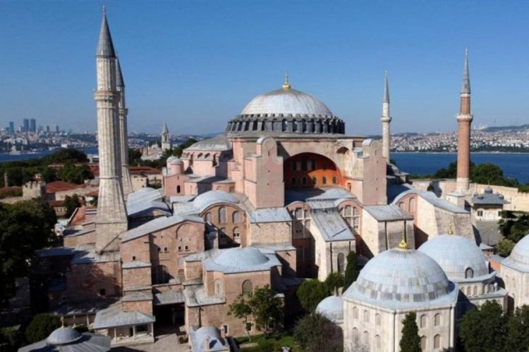 Memur-Sen'den Ayasofya'nın ibadete a&ccedil;ılmasına ilişkin a&ccedil;ıklama