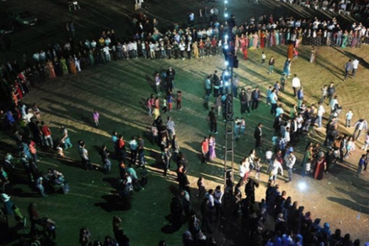 Hakkari'de d&uuml;ğ&uuml;nler 4 saatle sınırlandırıldı