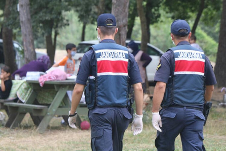 Jandarmadan mesire alanlarında sosyal mesafe ve maske denetimi