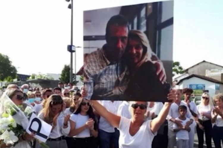 Yolcuları maske i&ccedil;in uyaran otob&uuml;s s&uuml;r&uuml;c&uuml;s&uuml; d&ouml;v&uuml;lerek &ouml;ld&uuml;r&uuml;ld&uuml;