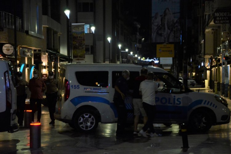 Bı&ccedil;aklı kavga: 1'i ağır 3 yaralı, 25 g&ouml;zaltı