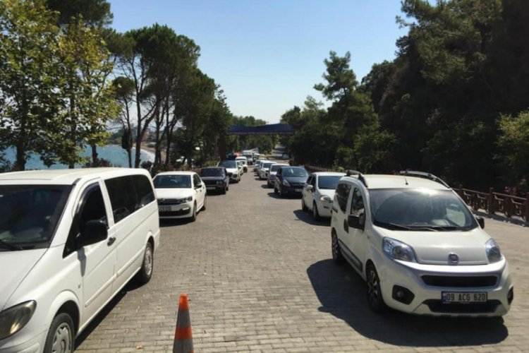 Milli parka girmek i&ccedil;in sabah 6'da kuyruğa girdiler