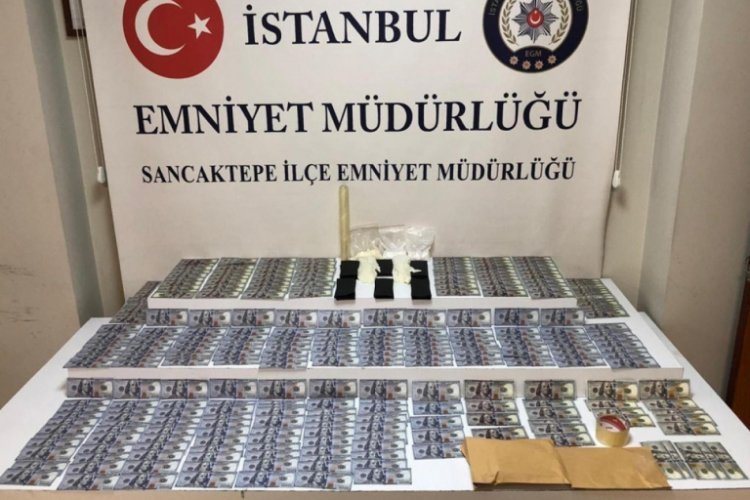Vatandaşı sahte dolarlarla dolandıran 2 kişi tutuklandı