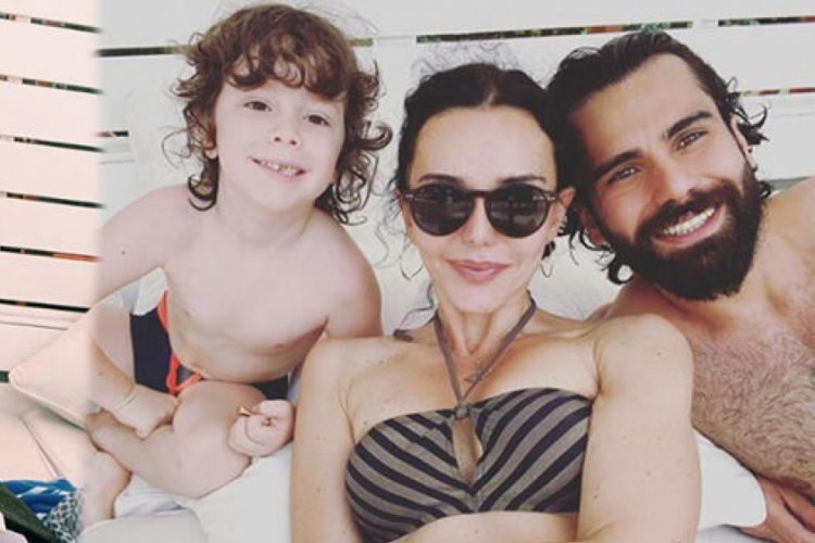 Hande Ataizi'nden tatil notu