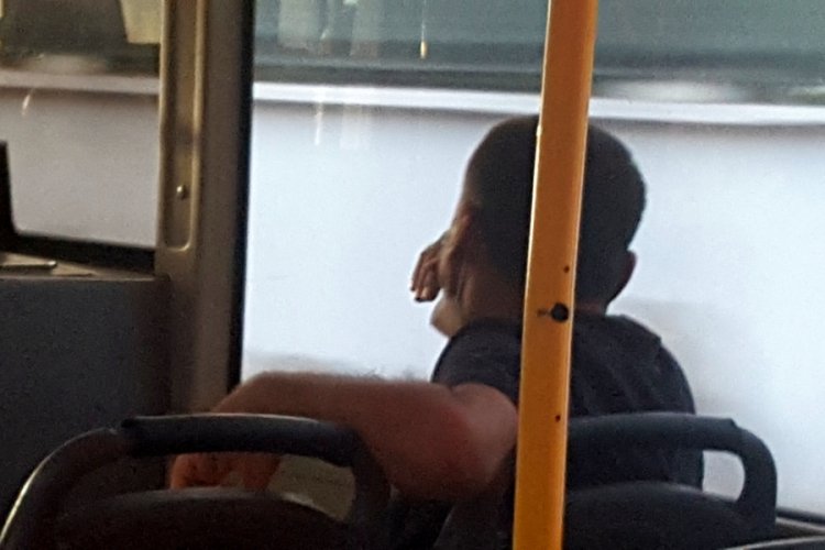 Antalya'da otob&uuml;ste maske gerginliği