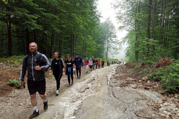 Bursa'da 15 Temmuz'u anma doğa y&uuml;r&uuml;y&uuml;ş&uuml; d&uuml;zenlendi