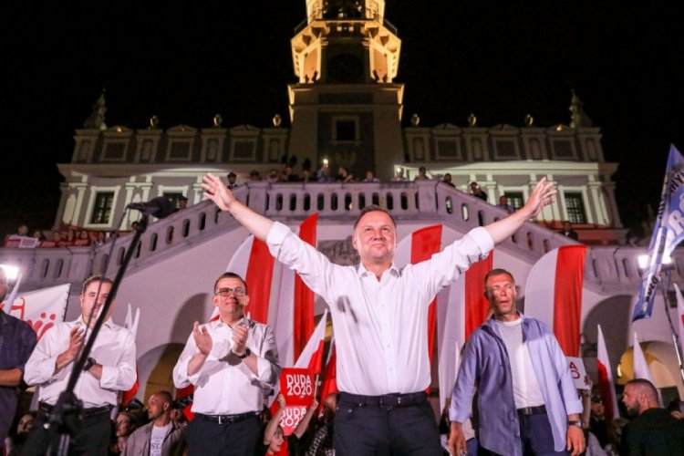 Andrzej Duda, Cumhurbaşkanlığı se&ccedil;imlerinin galibi oldu