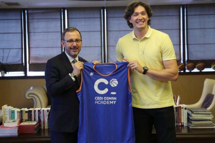 Bakan Kasapoğlu'nun konuğu Cedi Osman