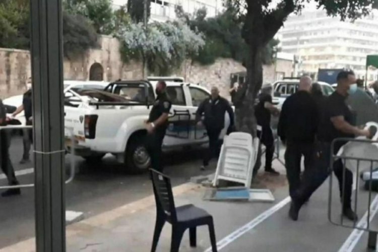 Netanyahu'yu protesto edenlere İsrail polisinden sert m&uuml;dahale: 6 yaralı