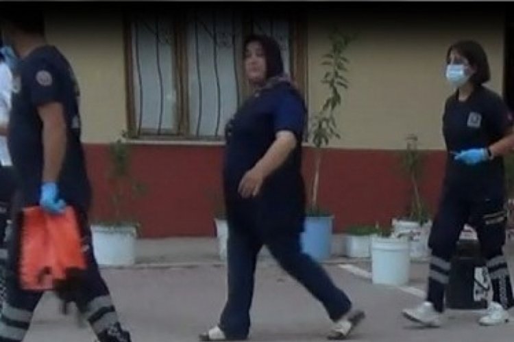 Sinir kriz ge&ccedil;iren kadın ortalığı birbirine kattı!