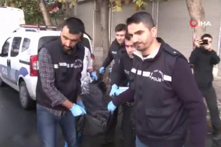 Baltayla uykusunda kocasını &ouml;ld&uuml;ren kadın hakim karşısına &ccedil;ıktı