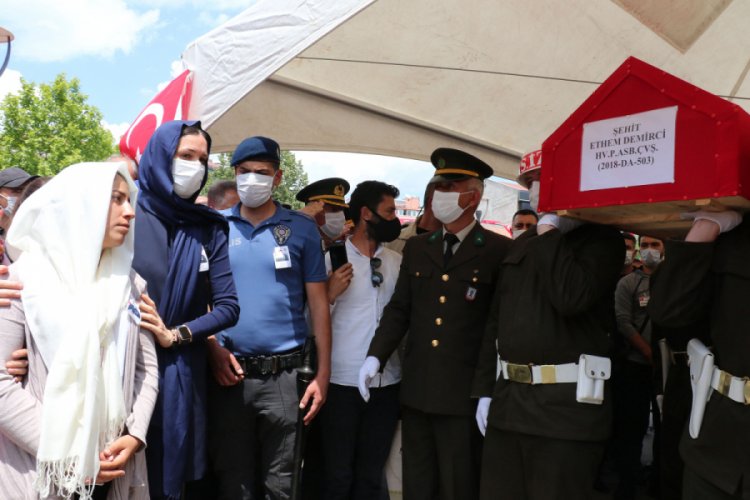 Şehit Astsubay Demirci, son yolculuğuna uğurlandı