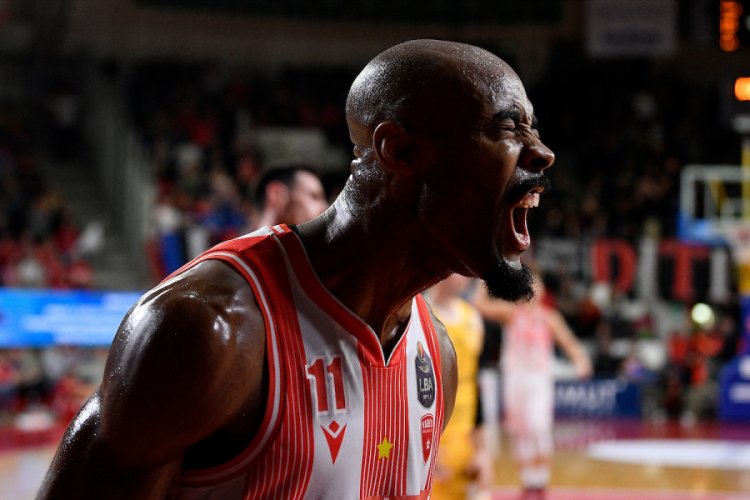 TOFAŞ Jeremy Simmons ile anlaşma sağladı