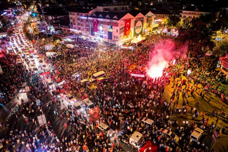 FET&Ouml;'n&uuml;n kanlı darbe girişiminin &uuml;zerinden 4 yıl ge&ccedil;ti! Bursa'dan hain kalkışmaya karşı net mesajlar (&Ouml;ZEL HABER)