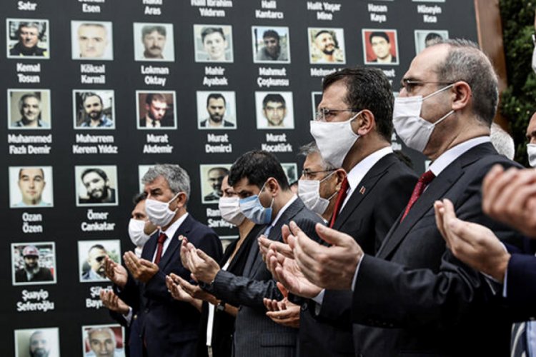 İstanbul B&uuml;y&uuml;kşehir Belediyesi'de 15 Temmuz şehitleri anıldı