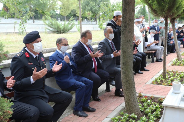 Bursa'da şehitler i&ccedil;in dualar edildi!