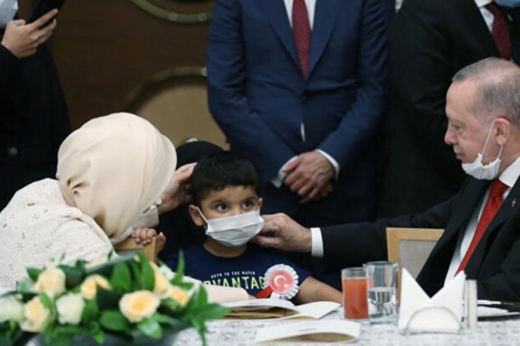 Emine Erdoğan'dan fotoğraflı 15 Temmuz paylaşımı: Onur duydum